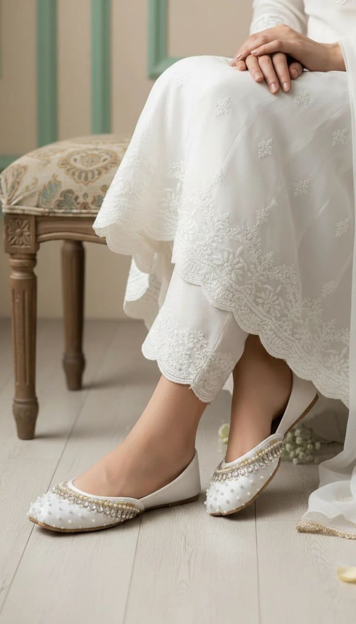 White fancy khussa - Image 3